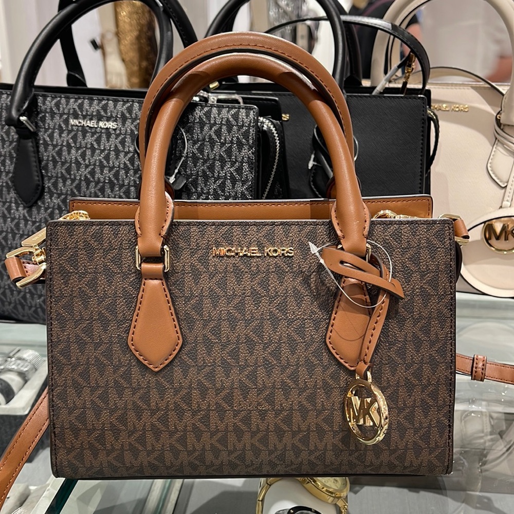Michael Kors Small Sheila Satchel Crossbody
Bag Brown
NWT